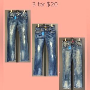 3 pairs of Almost famous jeans-0,1